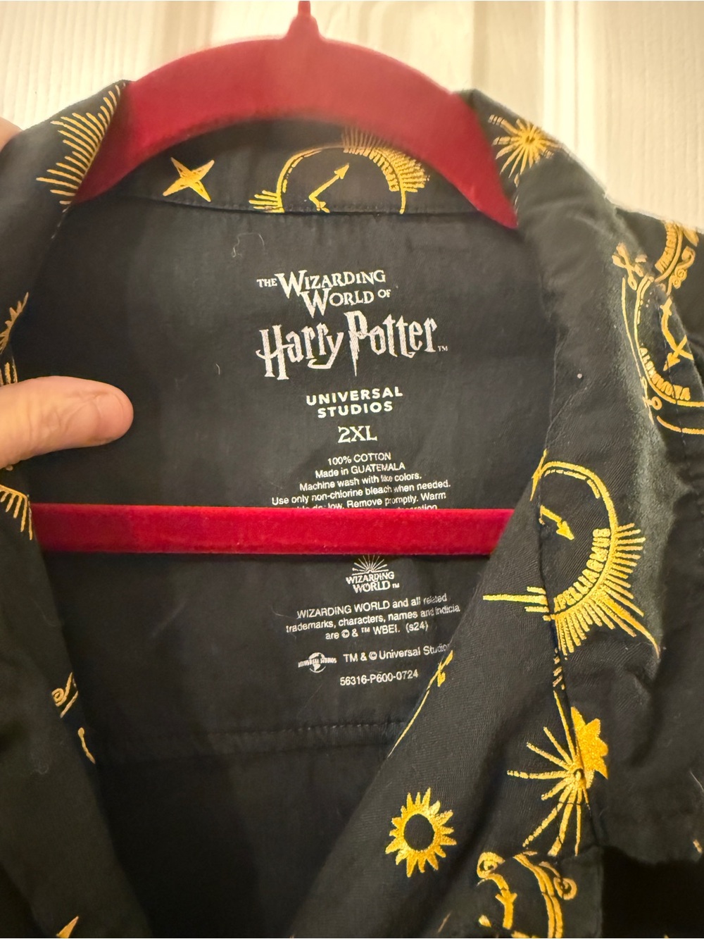 The Wizarding World of Harry Potter Black & Gold Casual Button-Down Shirt - 2XL